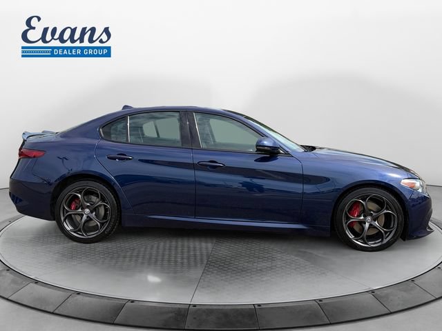 Used 2017 Alfa Romeo Giulia Ti w/ TI 19" Sport Package AWD/4WD image 9