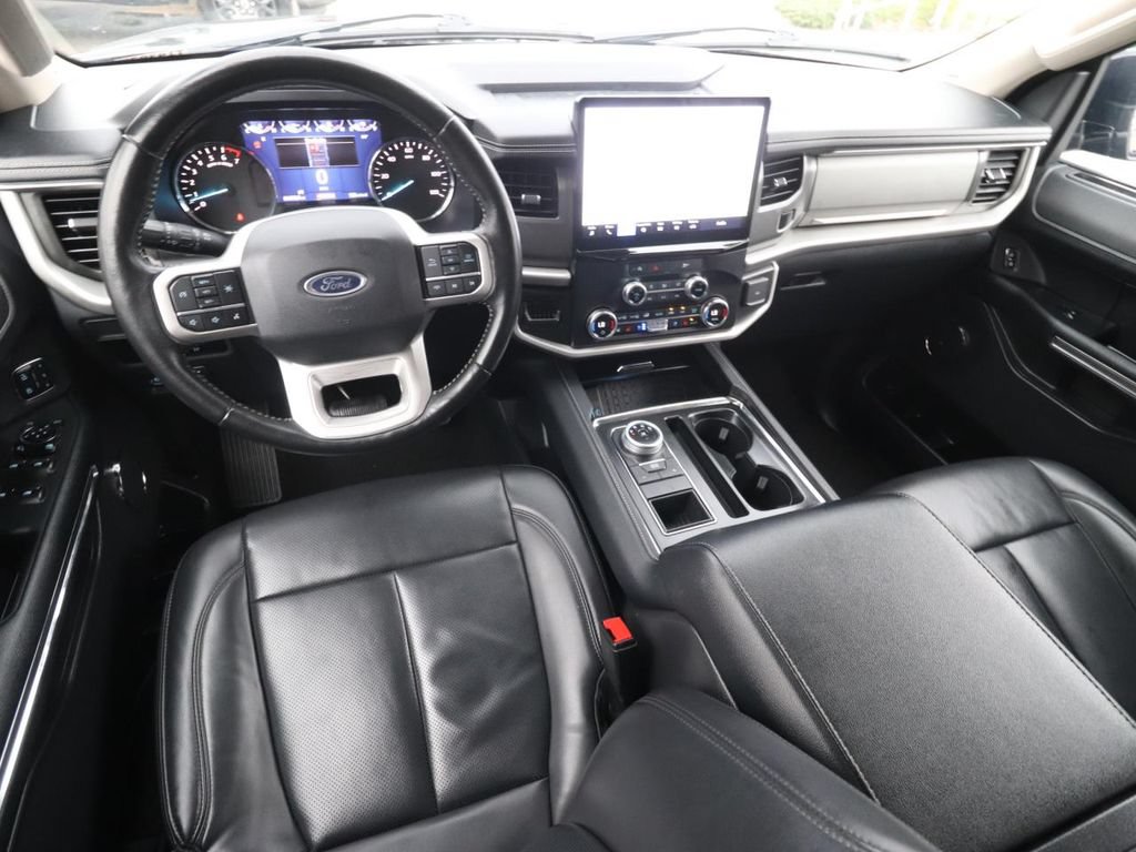 Certified 2024 Ford Expedition XLT RWD image 6