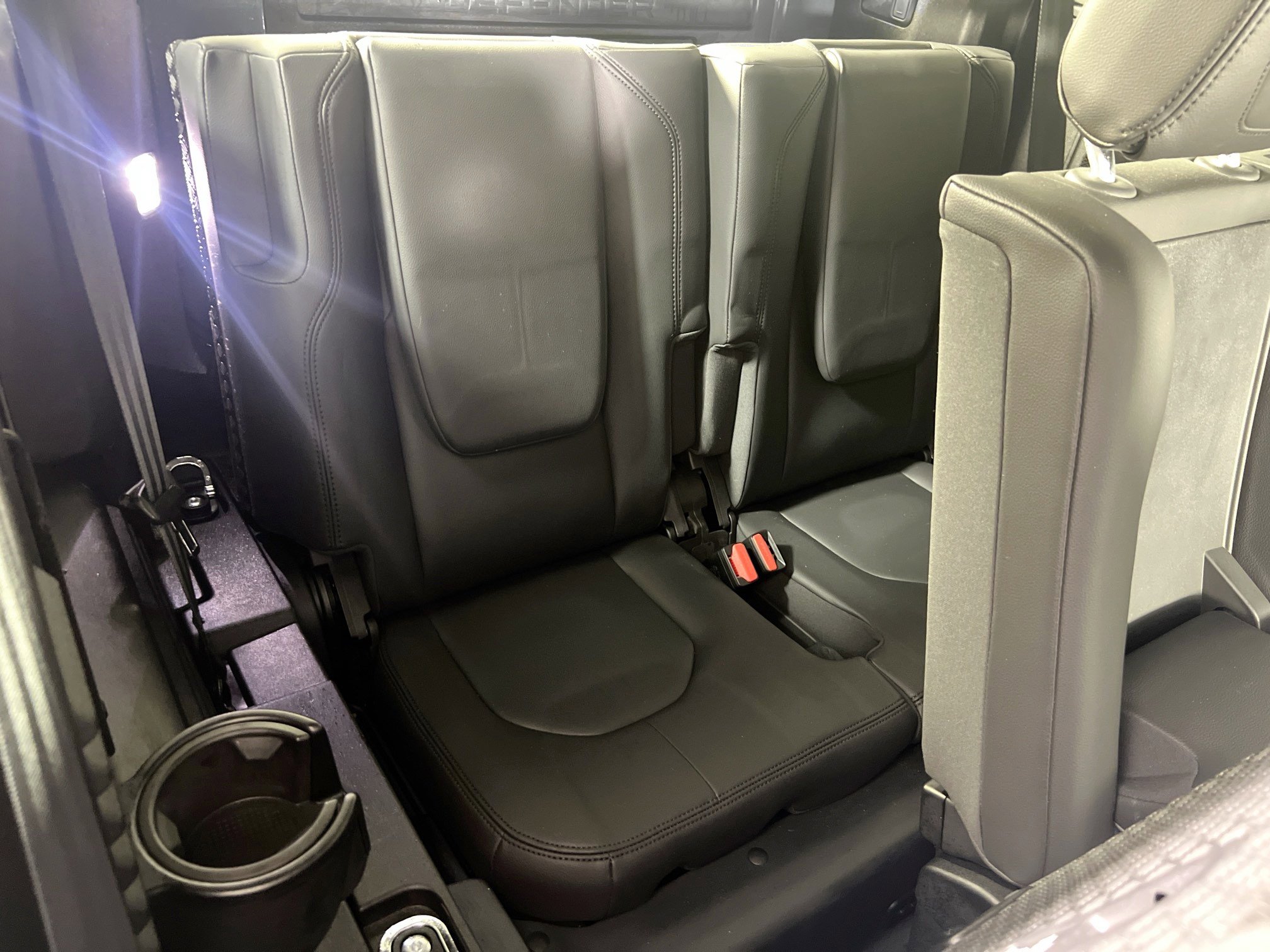 Used 2023 Land Rover Defender 110 X-Dynamic SE image 28