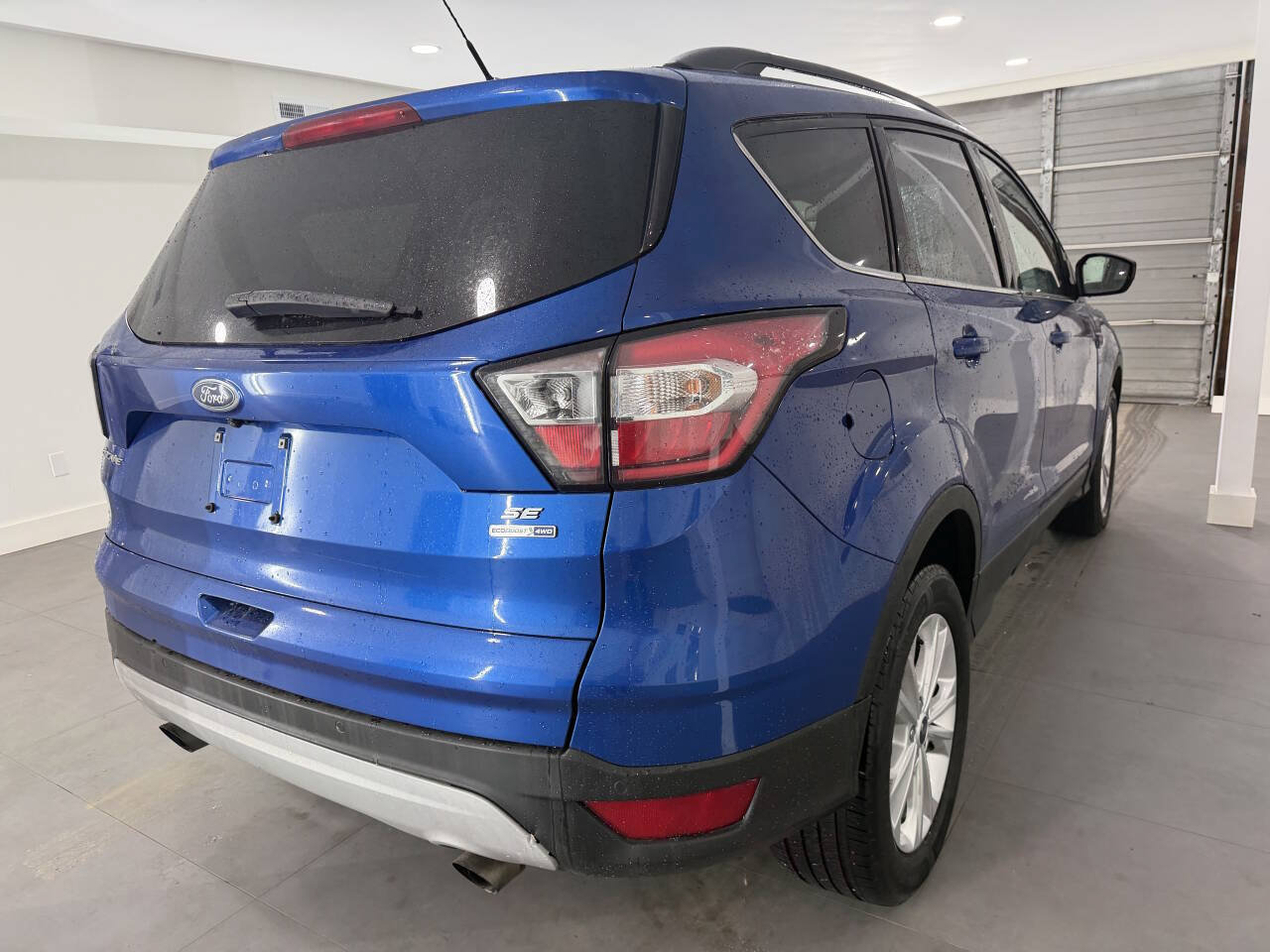 Used 2017 Ford Escape SE w/ Equipment Group 201A AWD/4WD image 9