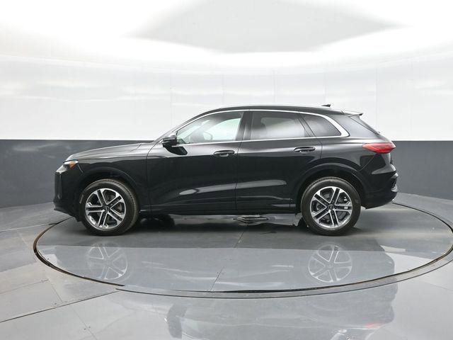 Certified 2025 Audi Q5 Premium w/ Convenience Package image 4