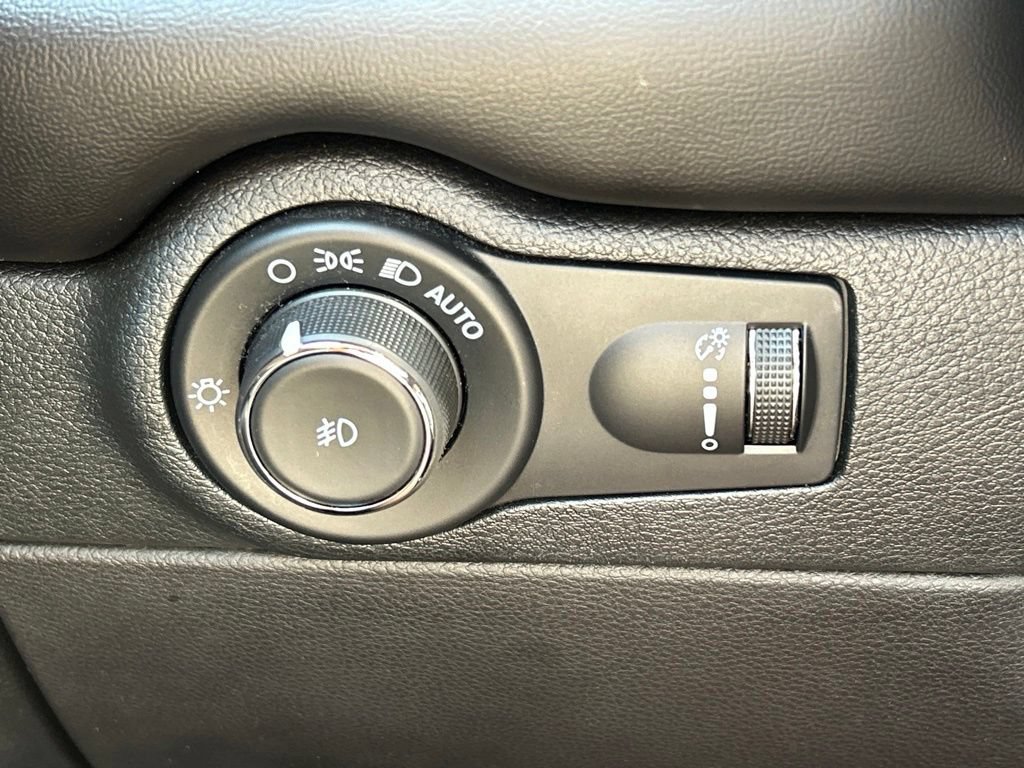 Used 2023 Dodge Durango R/T RWD image 30