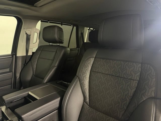 Used 2023 Toyota Sequoia Limited w/ Tow Technology Package AWD/4WD image 6