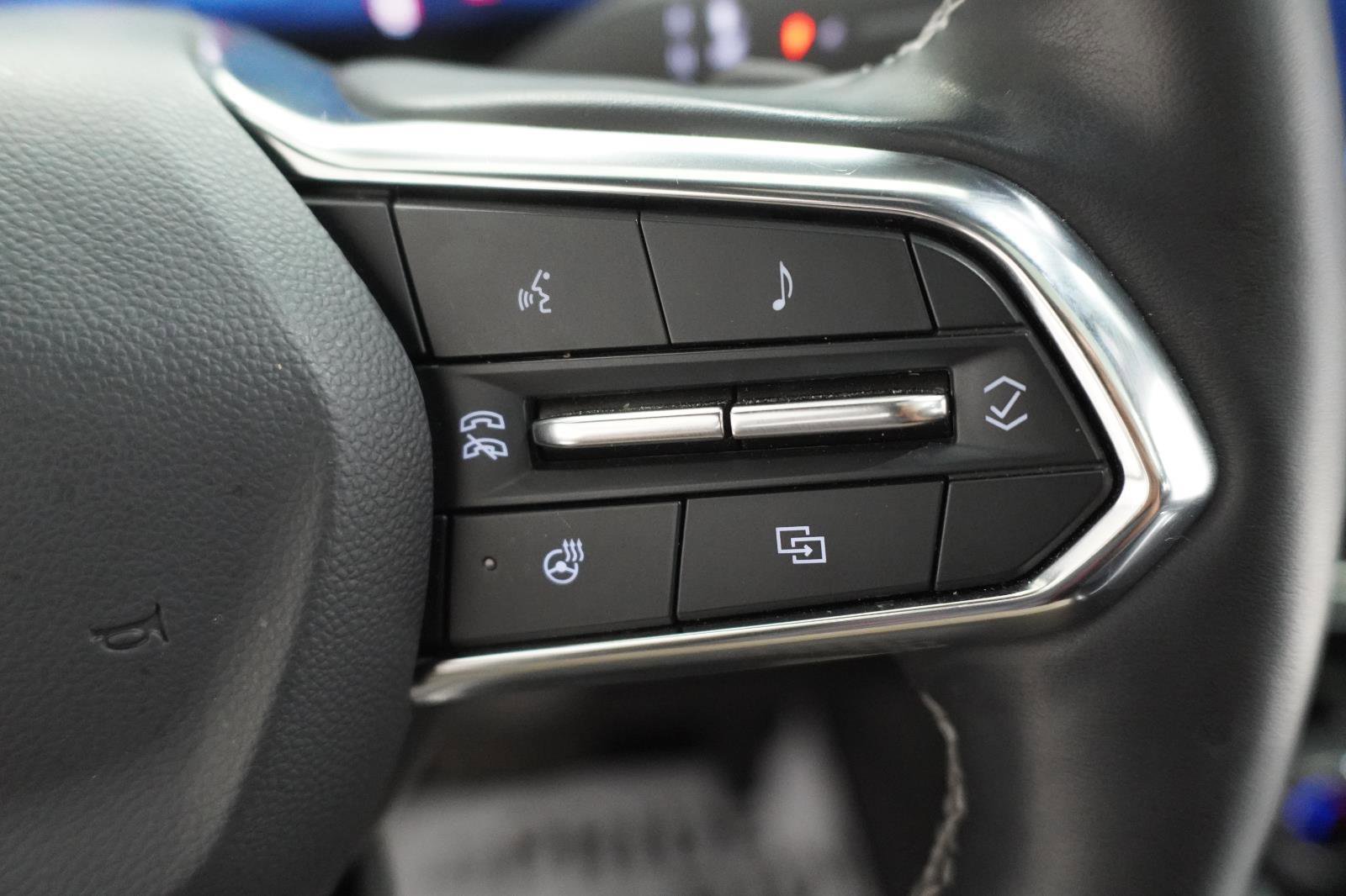 Used 2024 Chevrolet Traverse LT FWD image 25