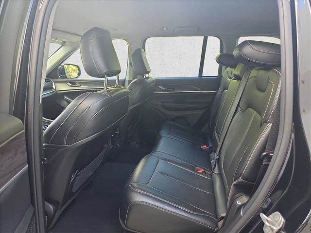 Used 2023 Jeep Grand Cherokee Limited RWD image 14