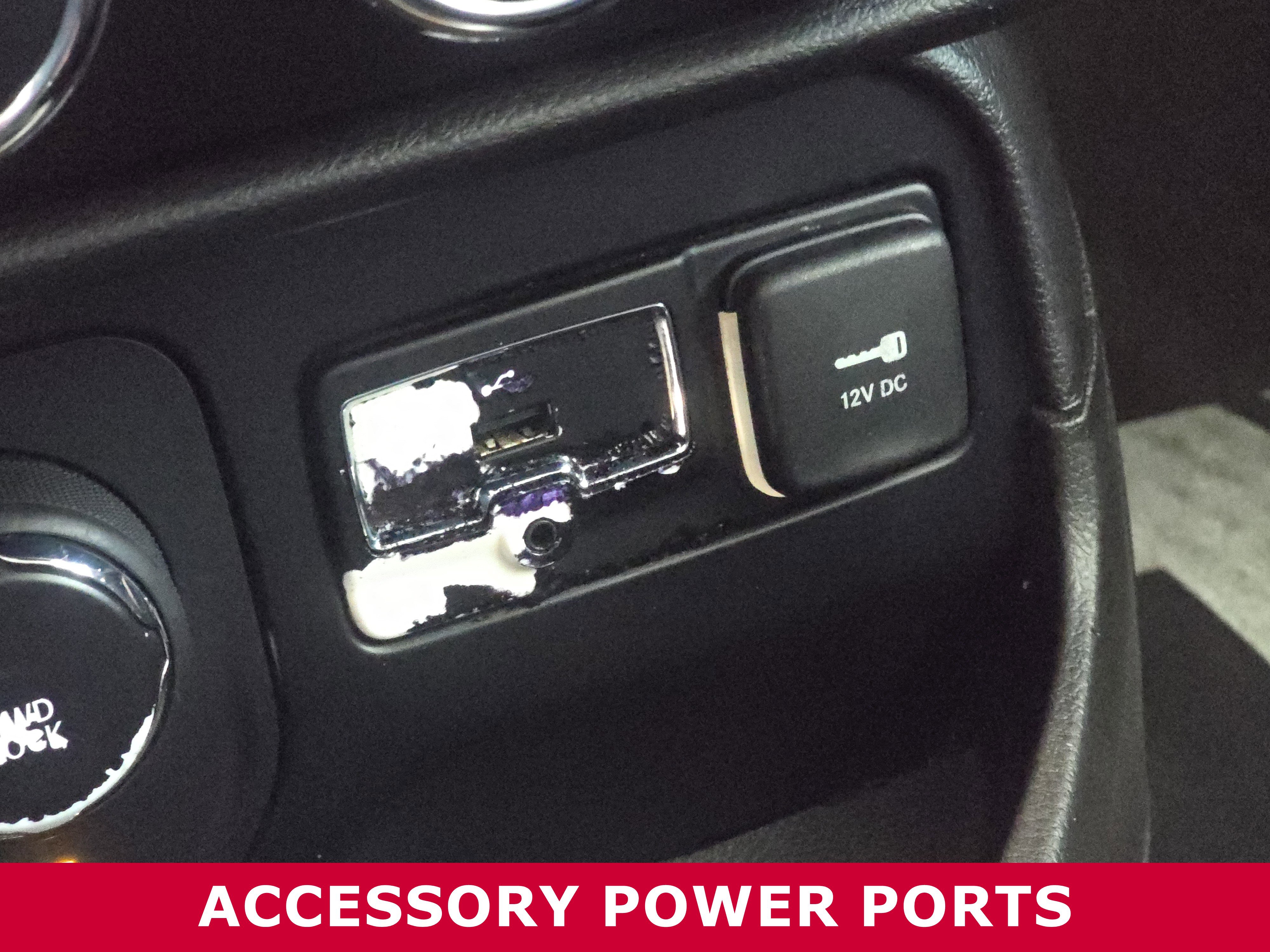 Used 2017 Jeep Renegade Latitude image 2