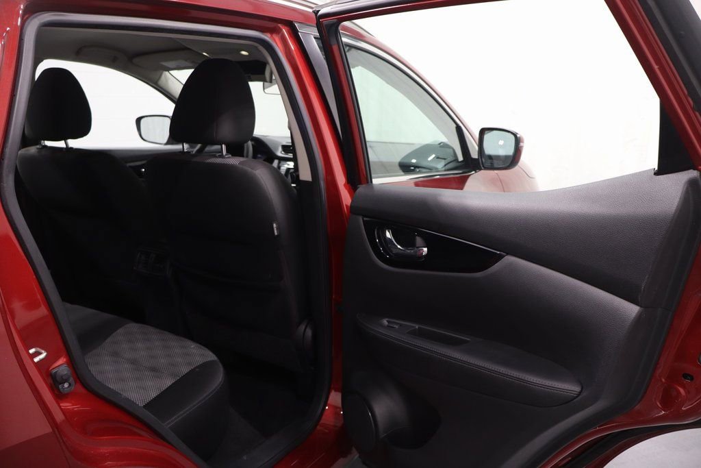 Used 2019 Nissan Rogue Sport SV image 16