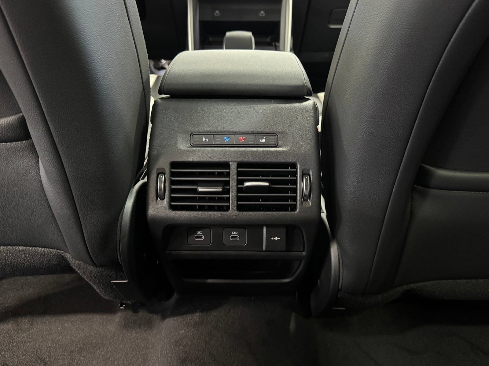 New 2026 Land Rover Discovery Sport Landmark AWD/4WD image 38