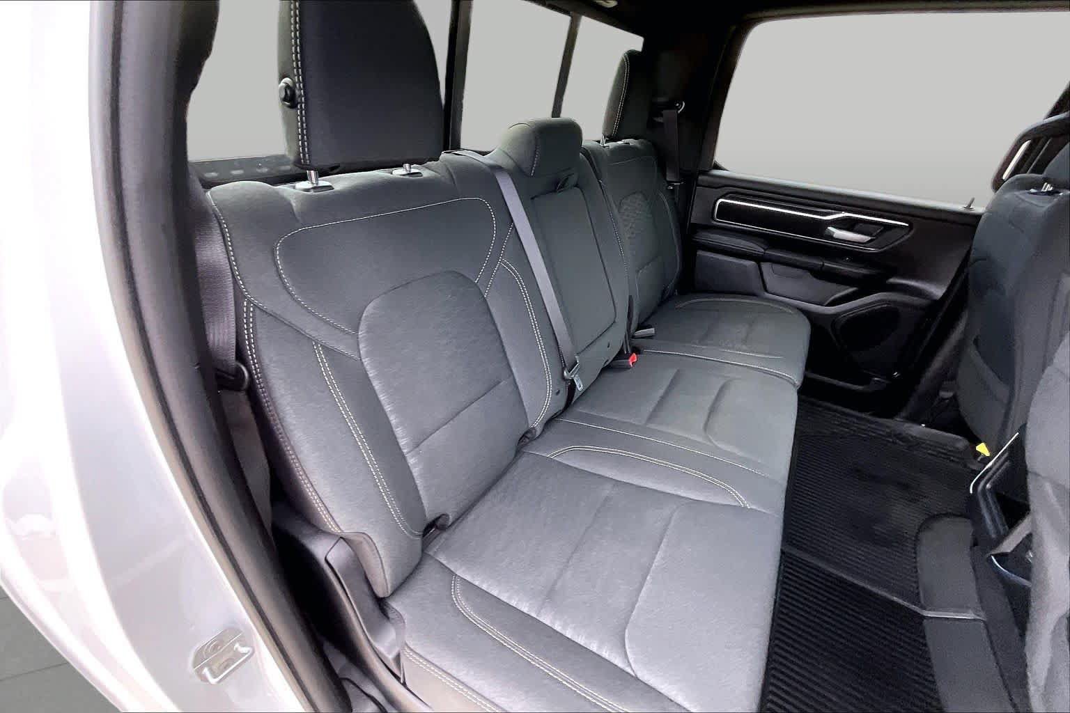 Used 2025 RAM 1500 Big Horn w/ Night Edition AWD/4WD image 18