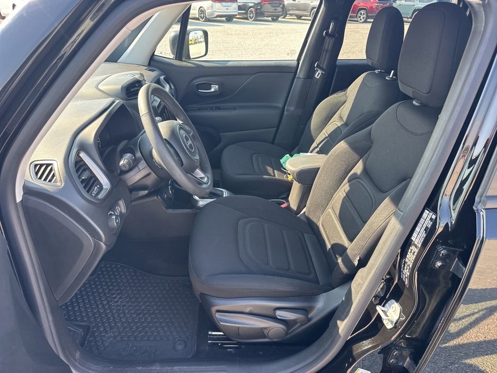 Used 2022 Jeep Renegade Latitude image 17