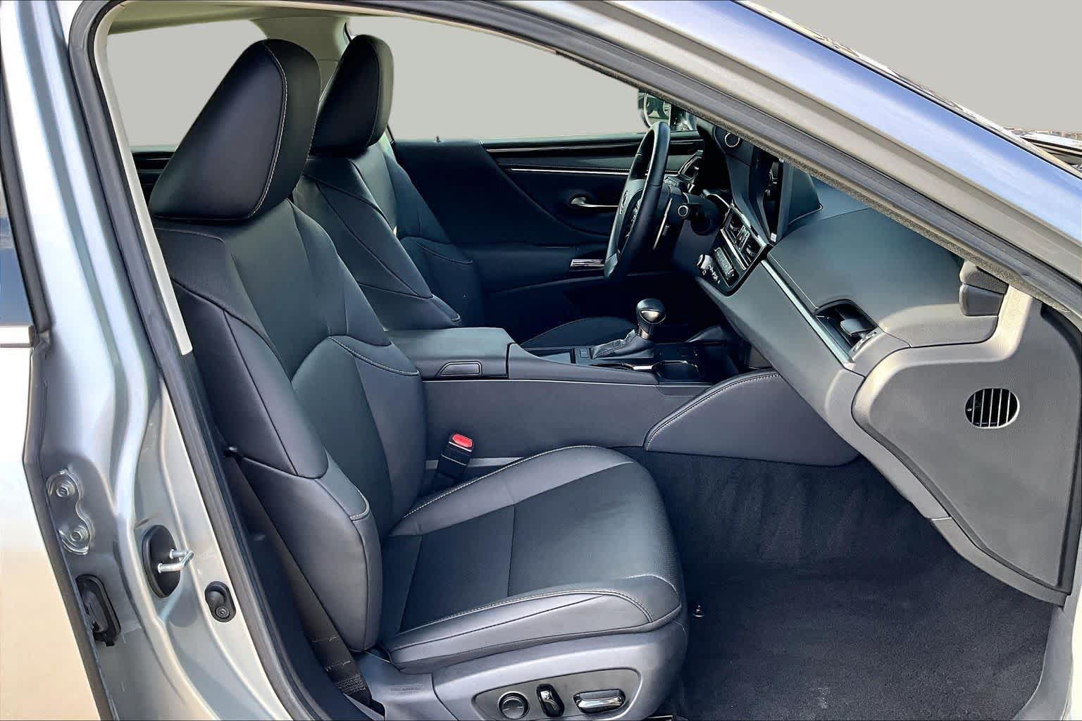 Certified 2025 Lexus ES 350 w/ Accessory Package (Z1) FWD image 8
