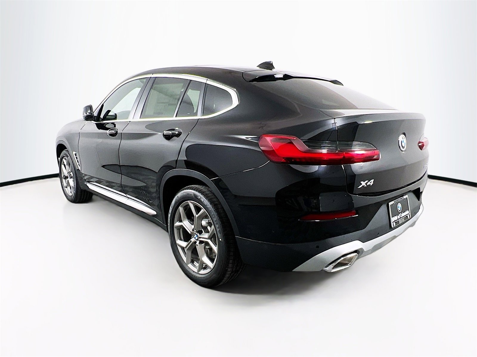 New 2025 BMW X4 xDrive30i w/ Convenience Package image 5