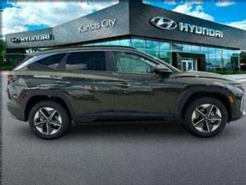 Certified 2025 Hyundai Tucson SEL image 9
