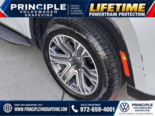 Used 2024 Jeep Wagoneer L Series II w/ Flexible Seating Group AWD/4WD image 8