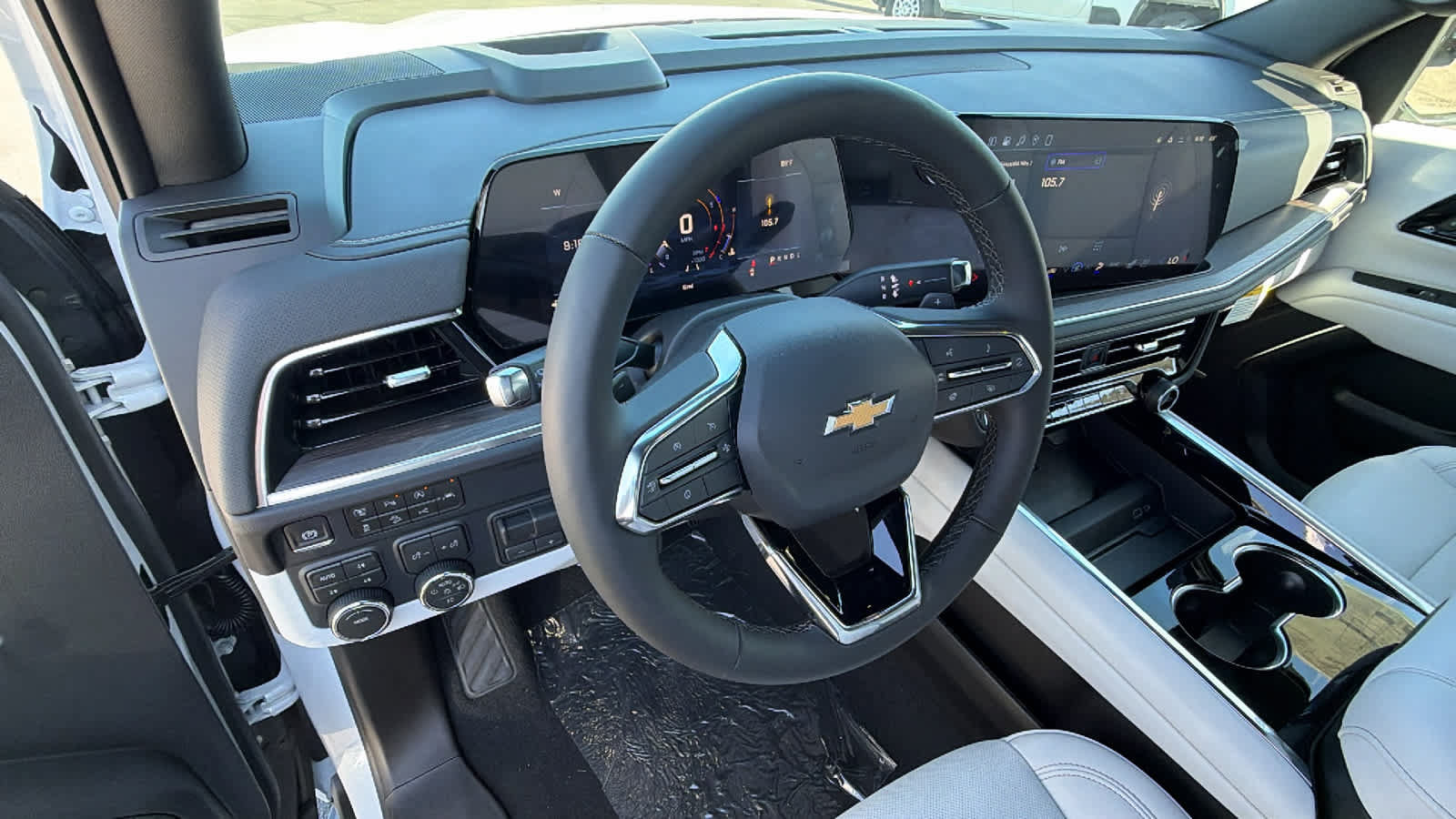 New 2026 Chevrolet Suburban Premier w/ Sun And Tow Package AWD/4WD image 10