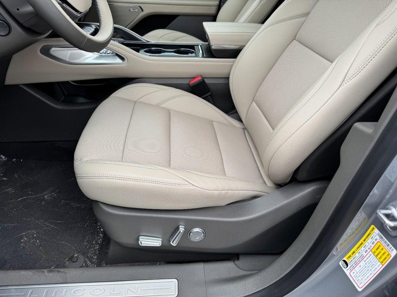 New 2025 Lincoln Nautilus Premier w/ Equipment Group 102A AWD/4WD image 26