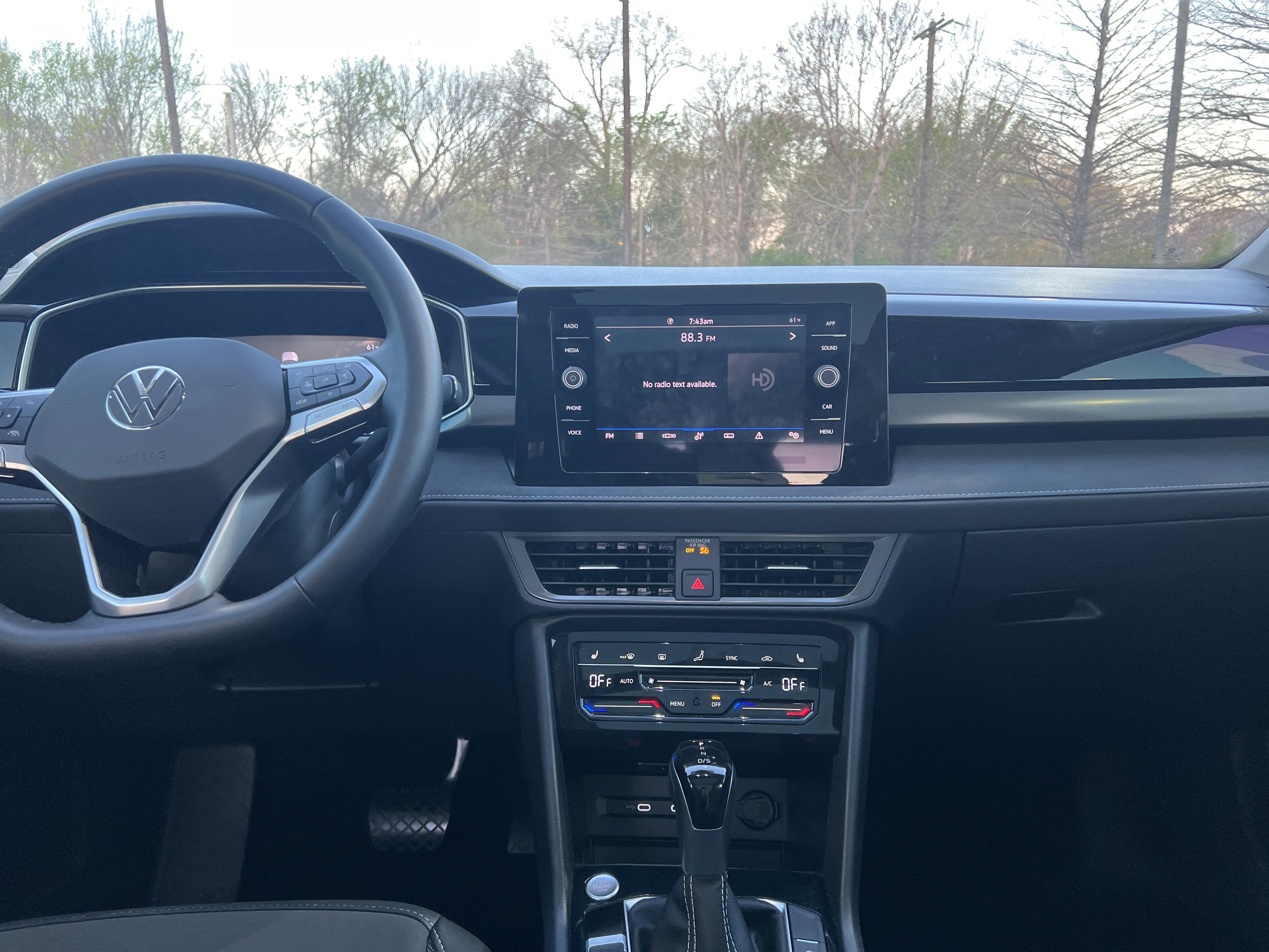 Used 2025 Volkswagen Taos SE image 28