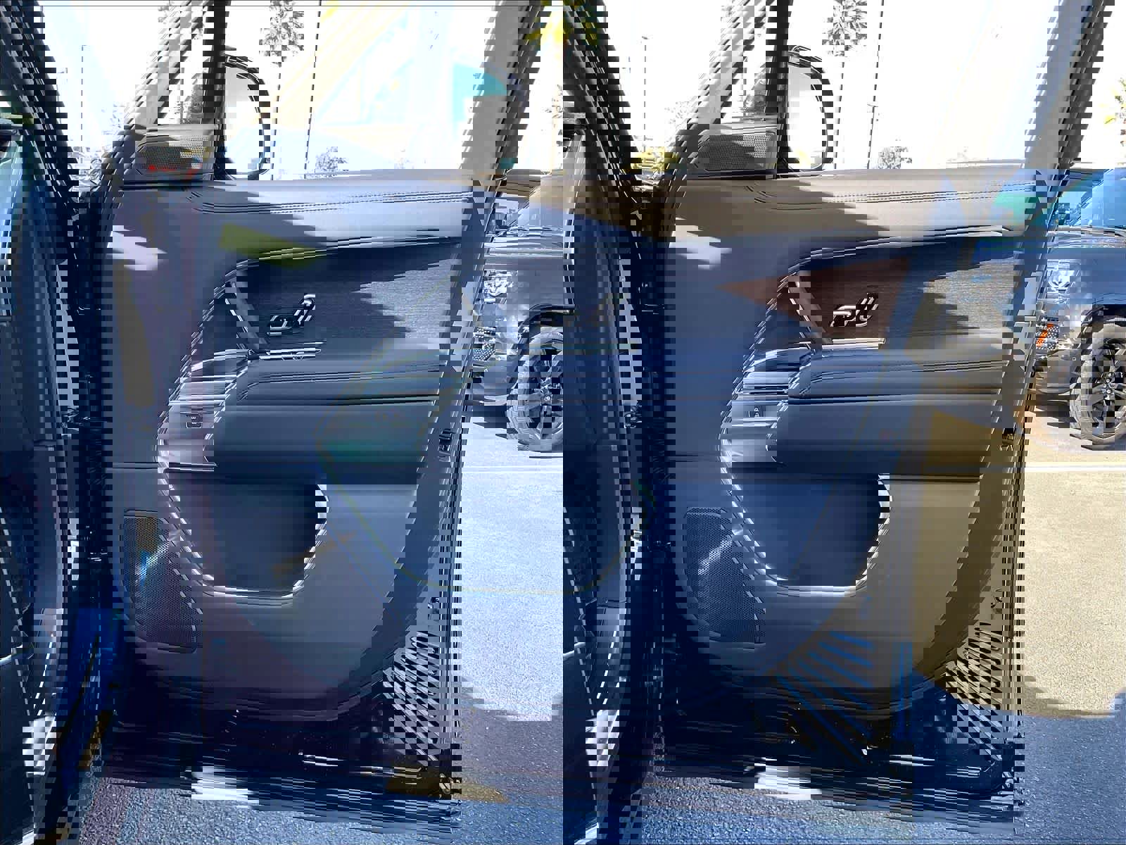 New 2026 Land Rover Range Rover SE image 30