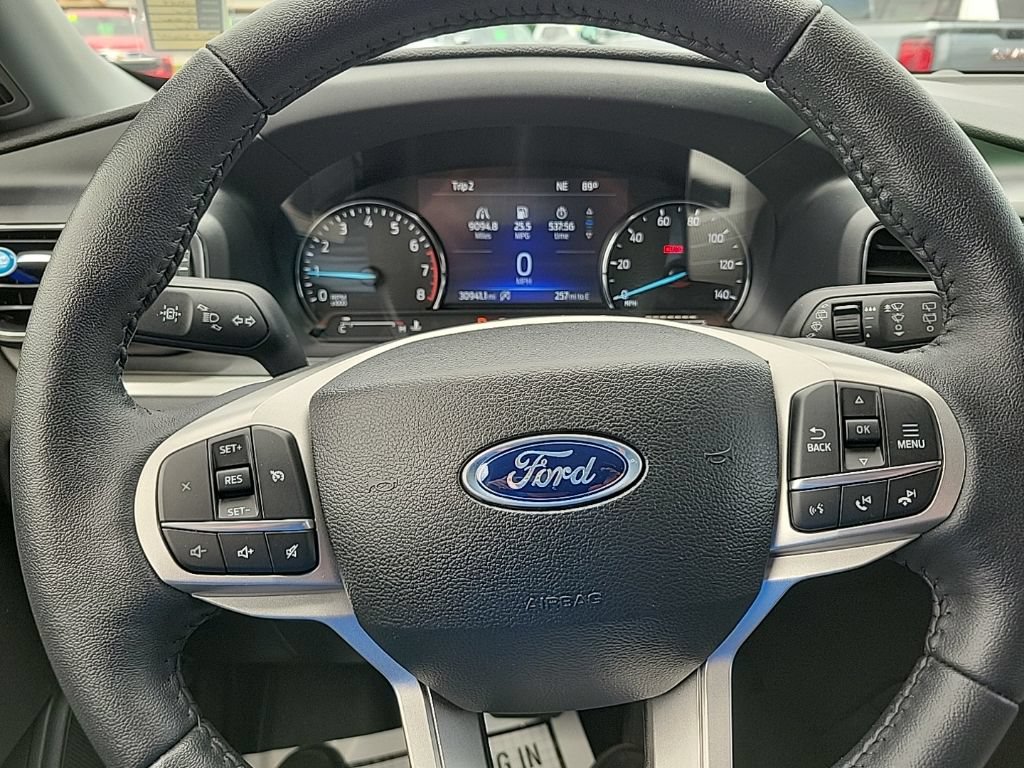 Used 2023 Ford Explorer XLT w/ Equipment Group 202A AWD/4WD image 15
