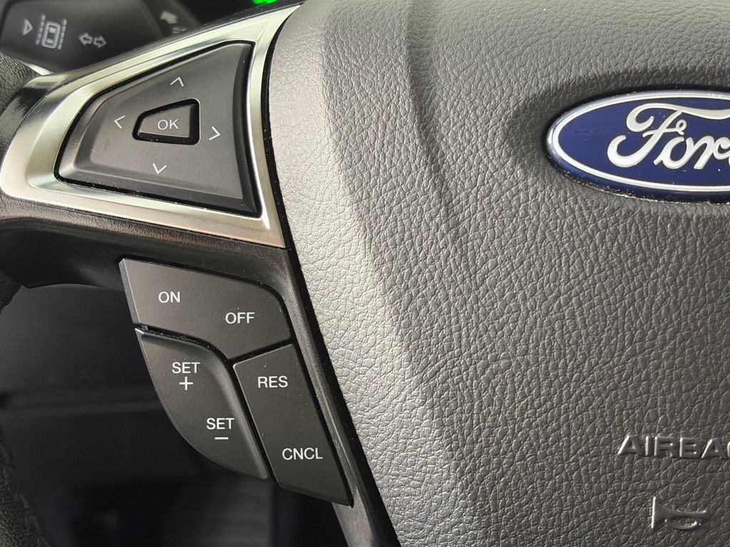Used 2024 Ford Edge SEL image 17