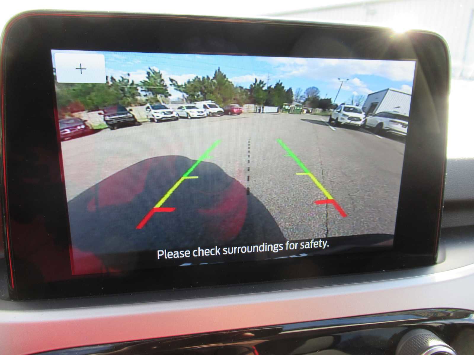 Used 2022 Ford Escape SE w/ SE Sport Appearance Package image 27