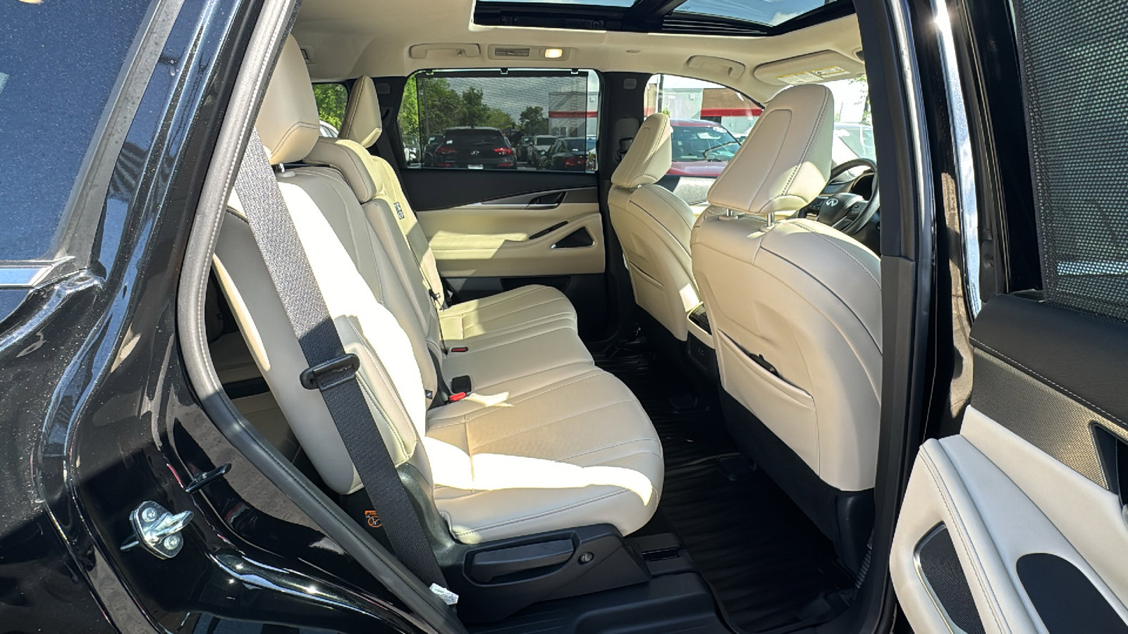 Used 2025 INFINITI QX60 Luxe w/ Vision Package image 22