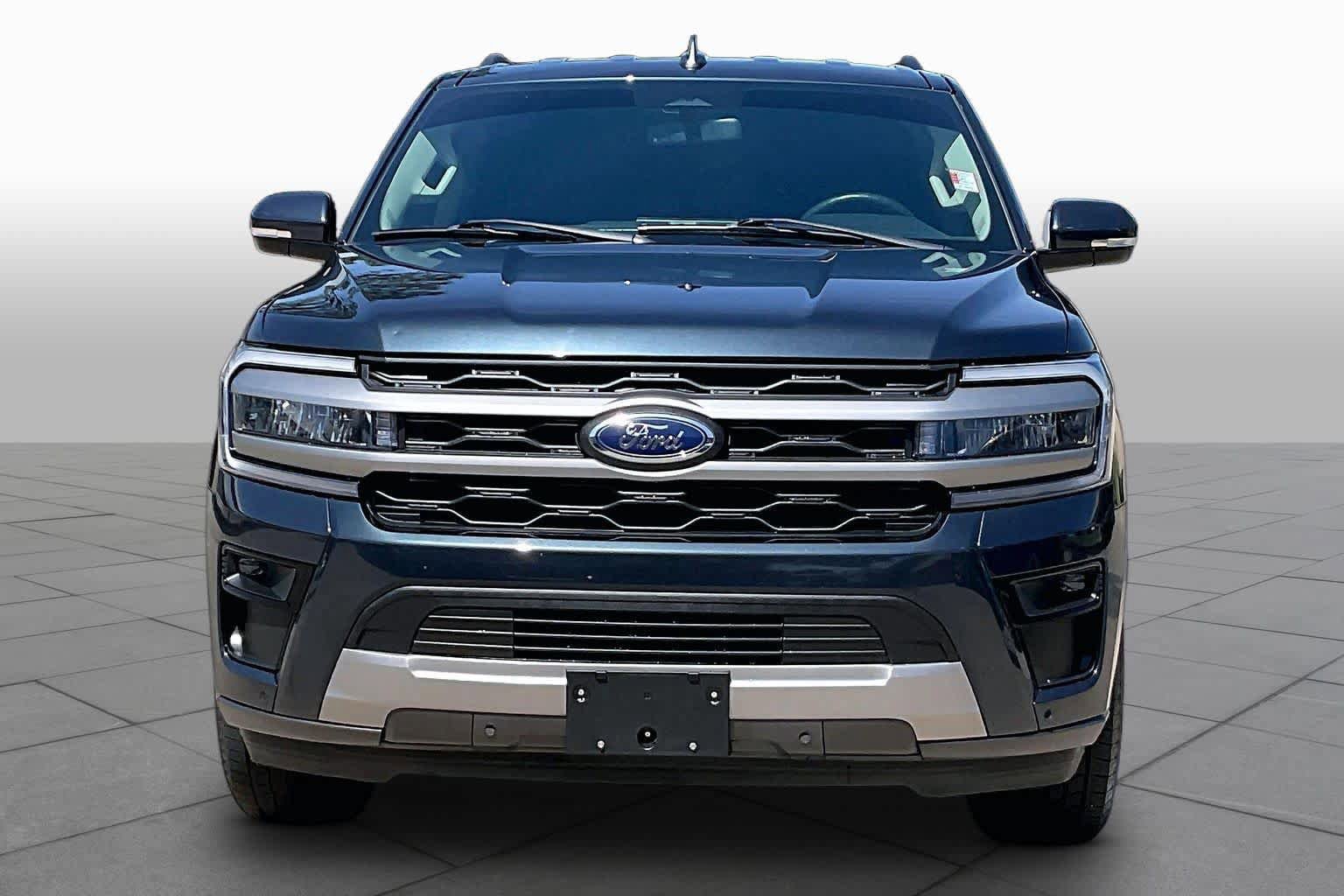 Used 2024 Ford Expedition XLT AWD/4WD image 4