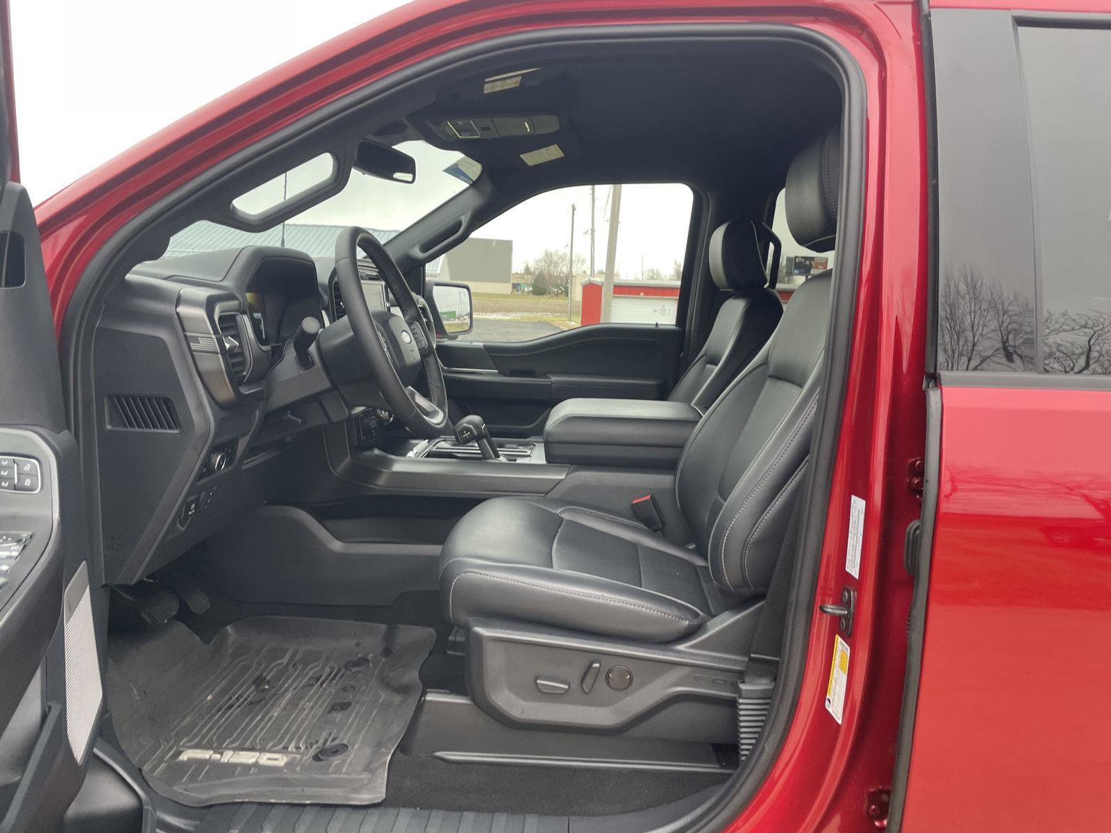 Used 2025 Ford F150 Lariat w/ Equipment Group 501A Mid image 13