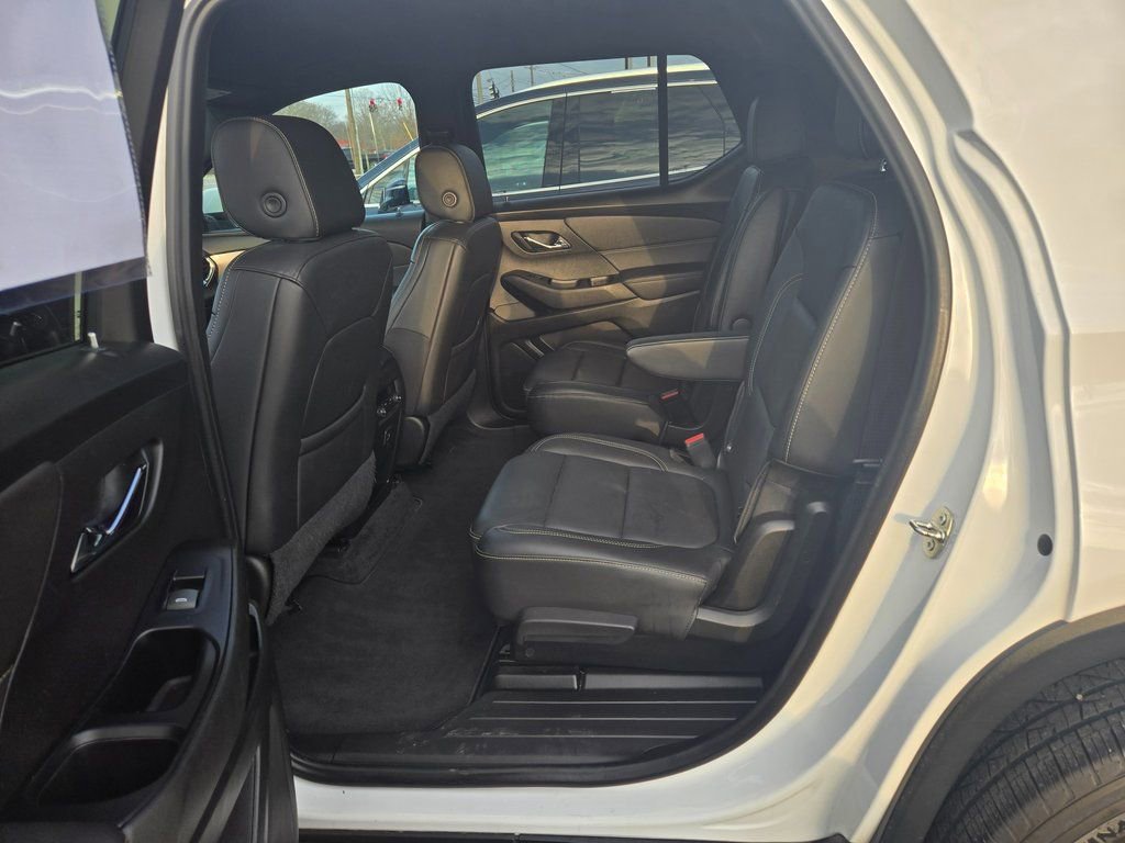 Used 2023 Chevrolet Traverse LT image 8
