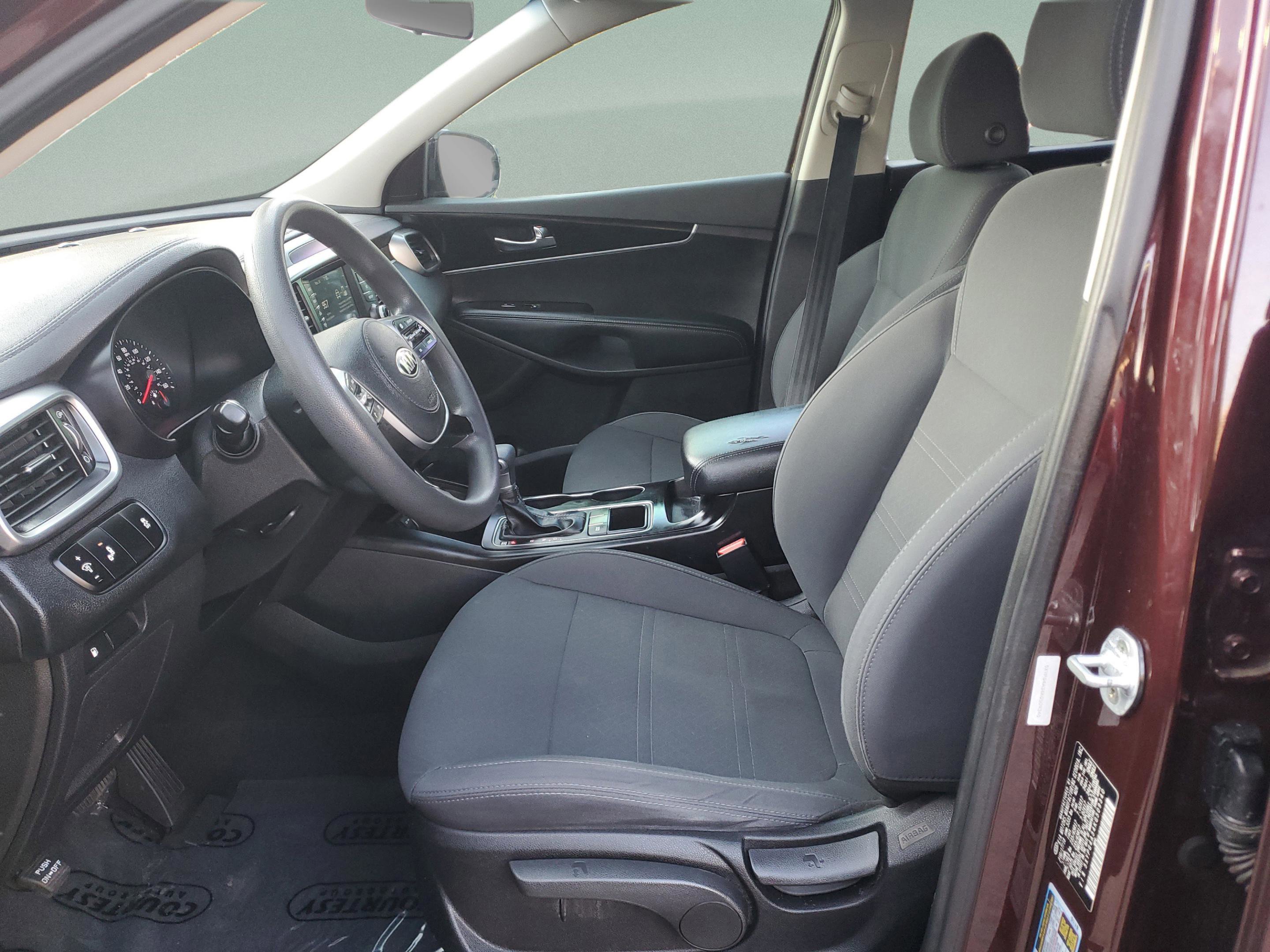 Used 2019 Kia Sorento LX image 15