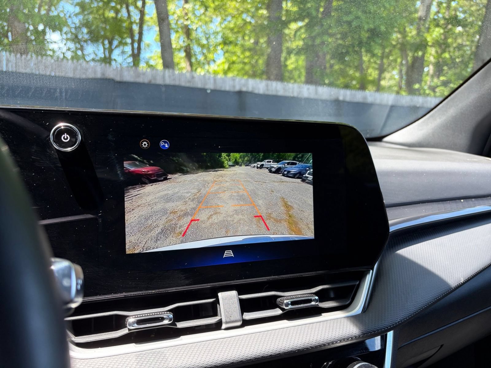 Used 2025 Chevrolet Equinox LT FWD image 23