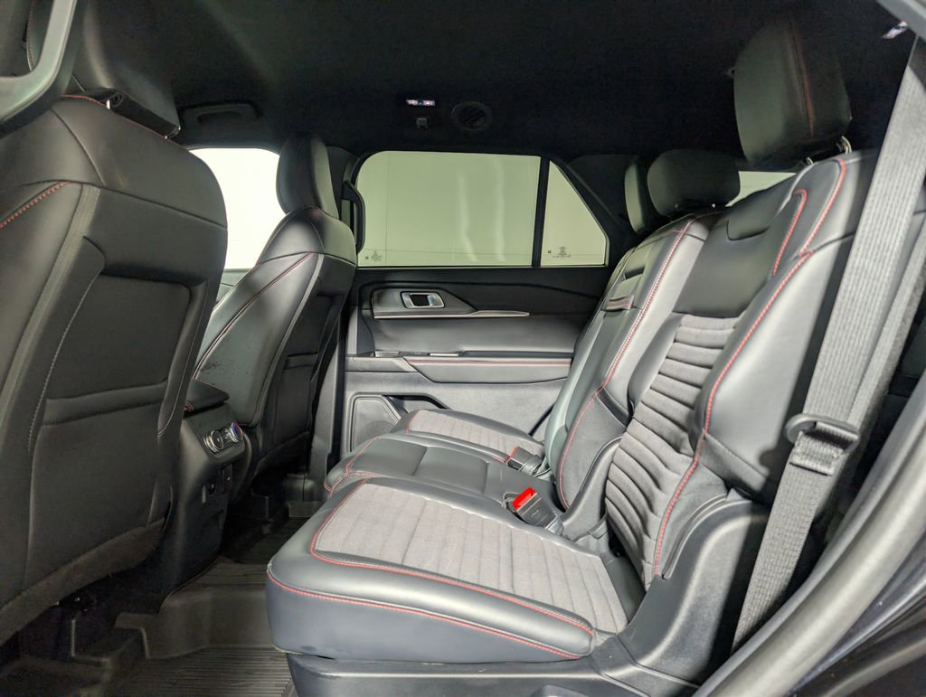 Certified 2025 Ford Explorer ST-Line w/ ST-Line Street Pack image 12
