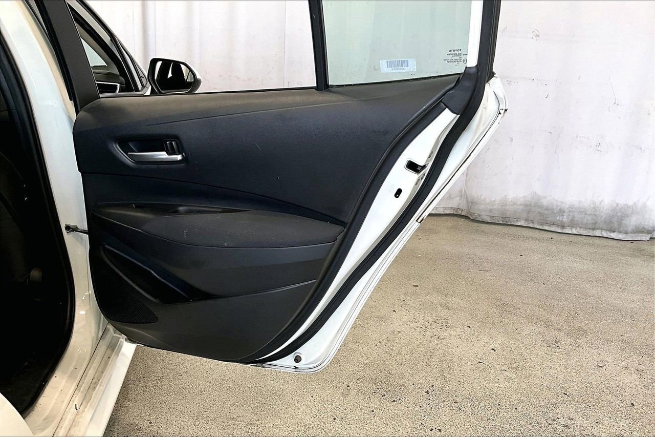 Used 2021 Toyota Corolla LE FWD image 23