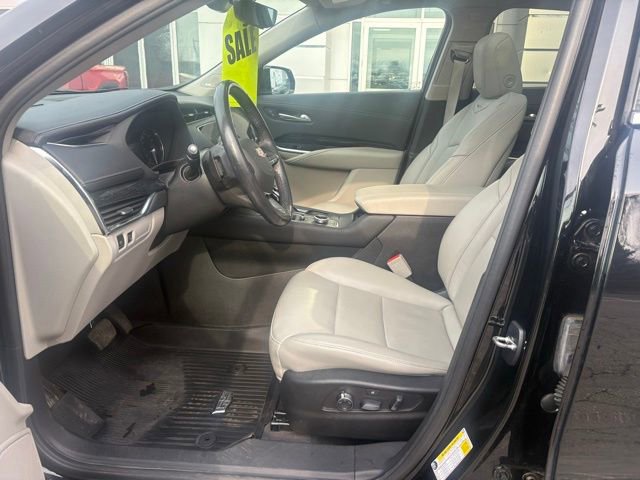 Used 2022 Cadillac XT4 Premium Luxury w/ Enhanced Visibility Package image 14
