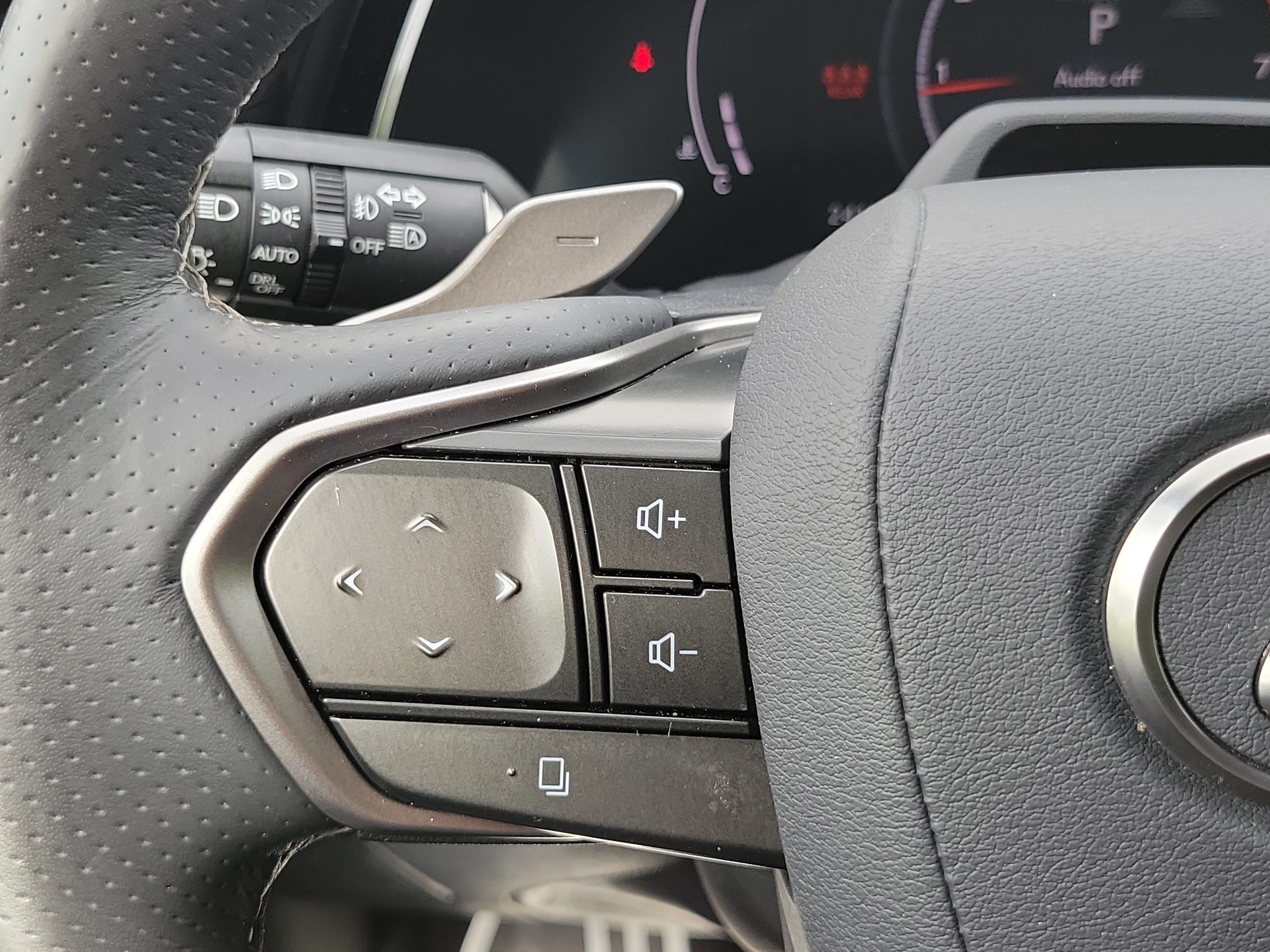 Used 2024 Lexus RX 350 F Sport w/ Convenience Package AWD/4WD image 27