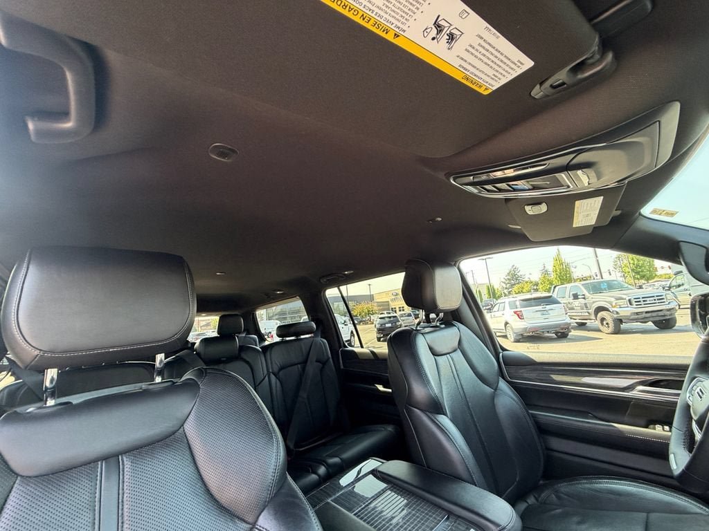 Used 2022 Jeep Wagoneer Series II AWD/4WD image 23