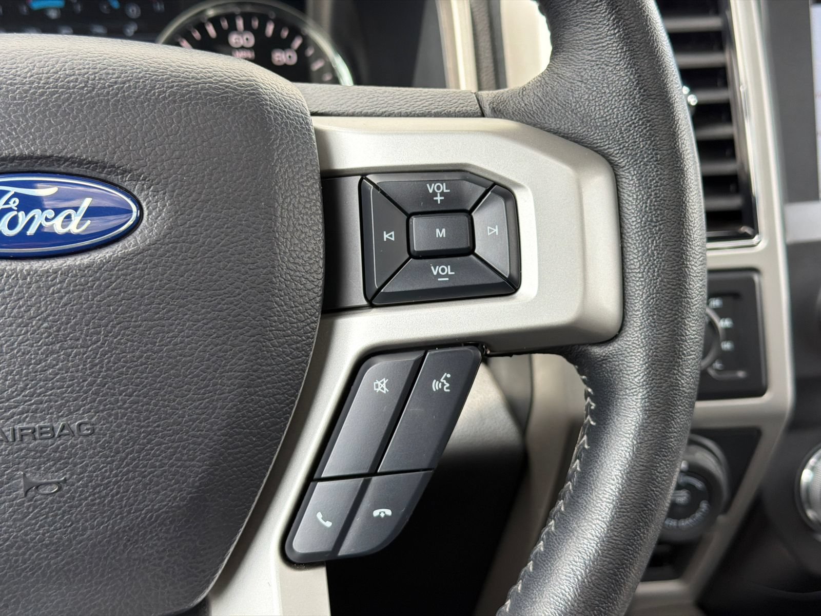 Used 2019 Ford F150 Lariat w/ Equipment Group 502A Luxury AWD/4WD image 21