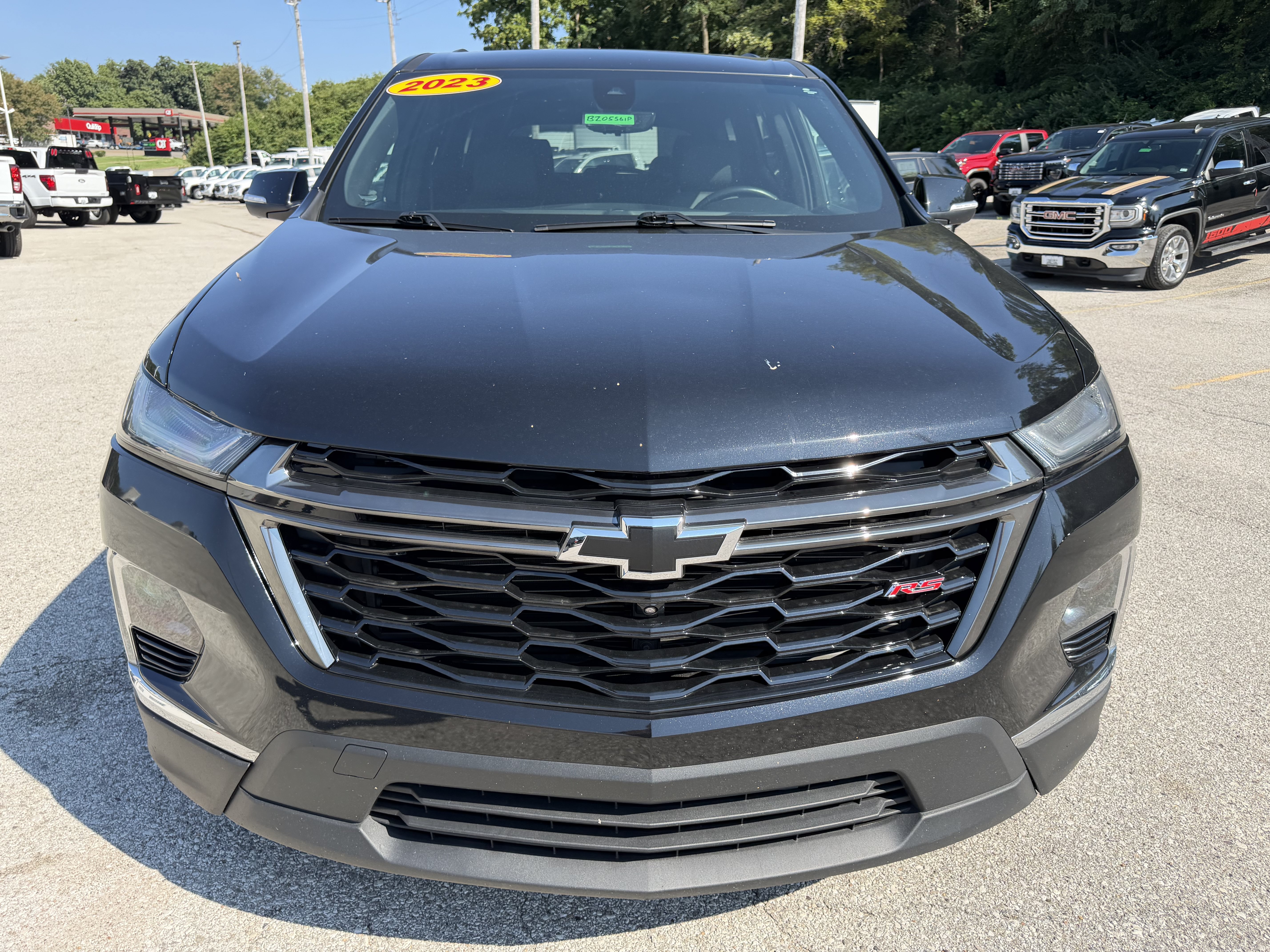 Used 2023 Chevrolet Traverse RS AWD/4WD image 2