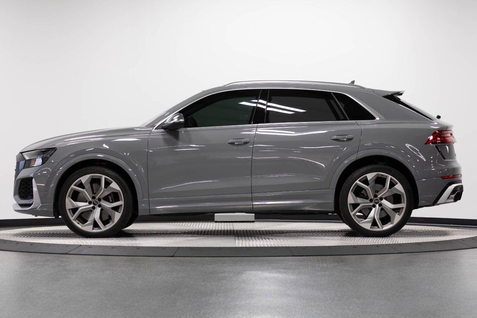 Used 2024 Audi RS Q8 w/ Executive Package AWD/4WD image 10