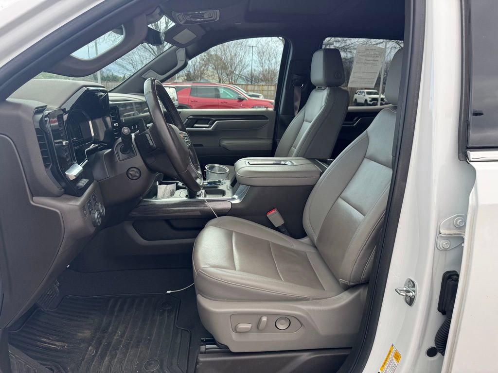 Used 2022 Chevrolet Silverado 1500 LTZ w/ Technology Package image 13