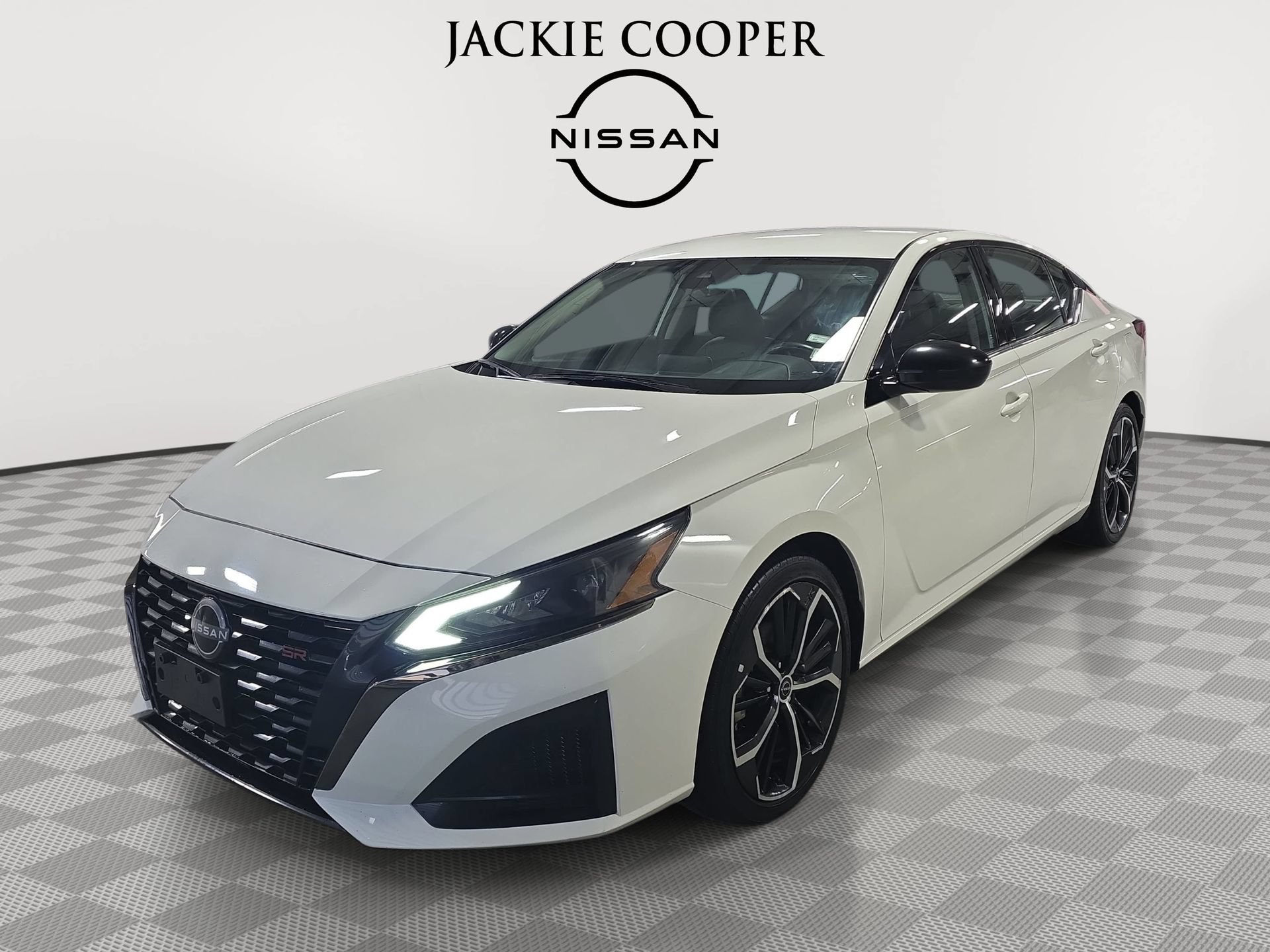Used 2024 Nissan Altima 2.5 SR
