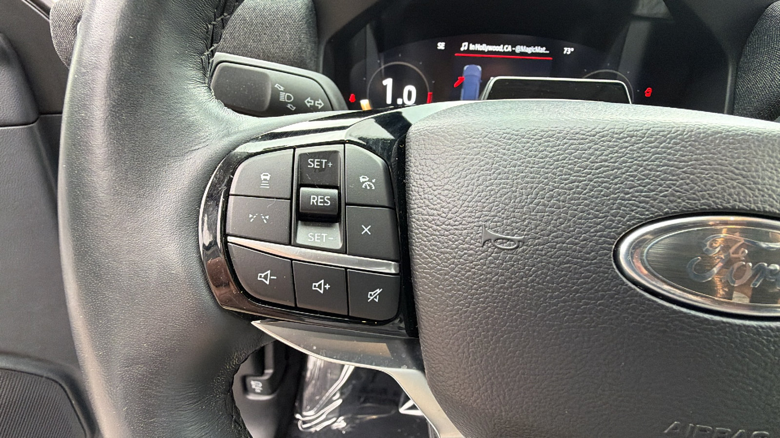 Used 2025 Ford Explorer Platinum w/ Ultimate Package AWD/4WD image 30