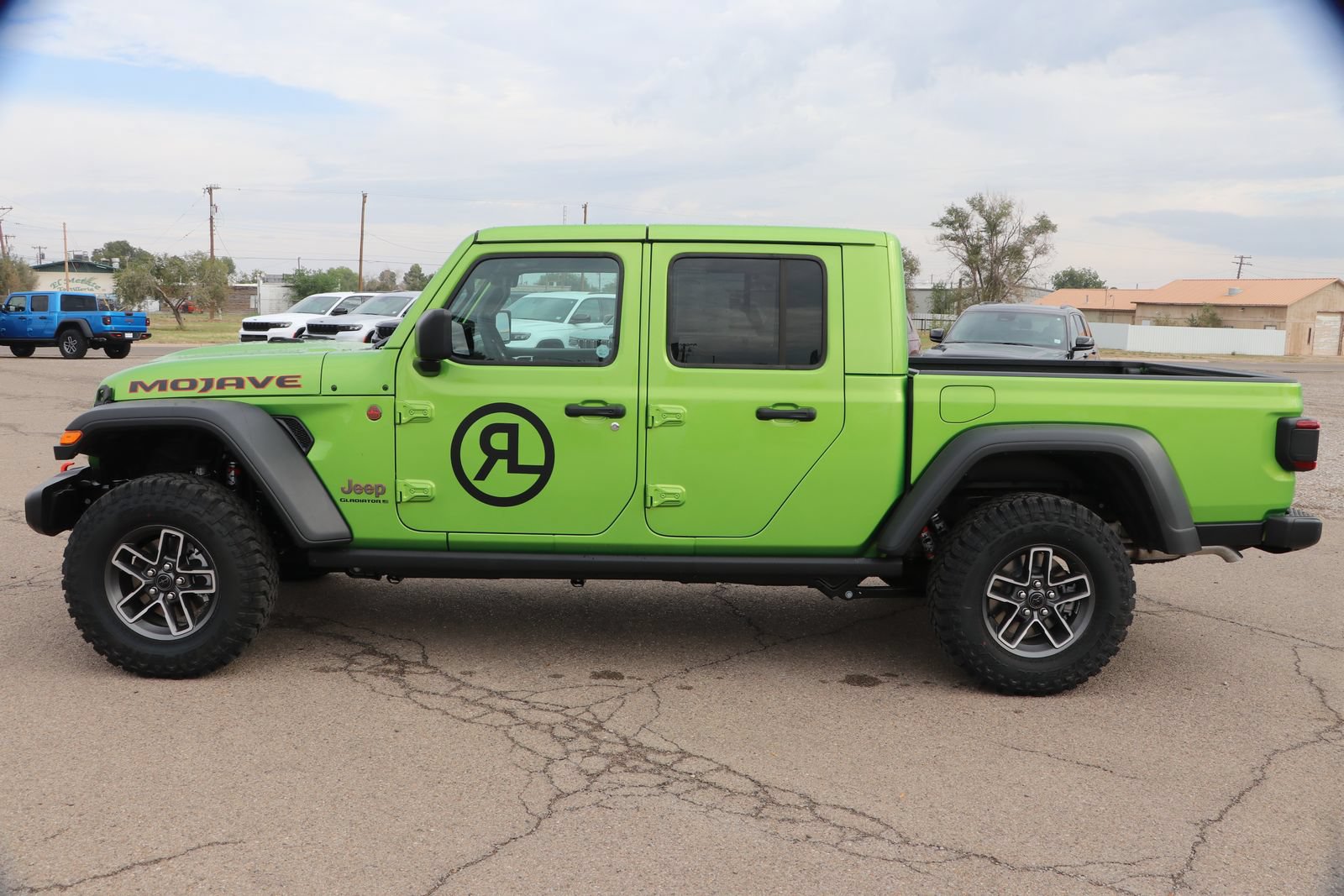 New 2025 Jeep Gladiator Mojave w/ Convenience Group AWD/4WD image 4