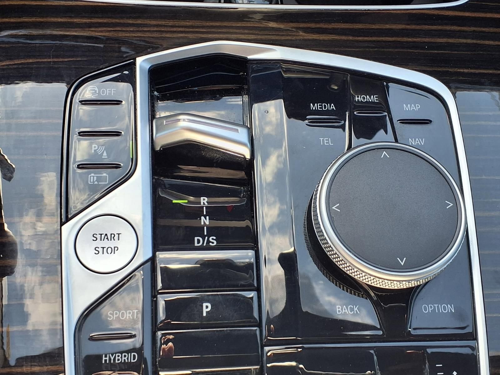 Used 2025 BMW X5 xDrive50e image 10