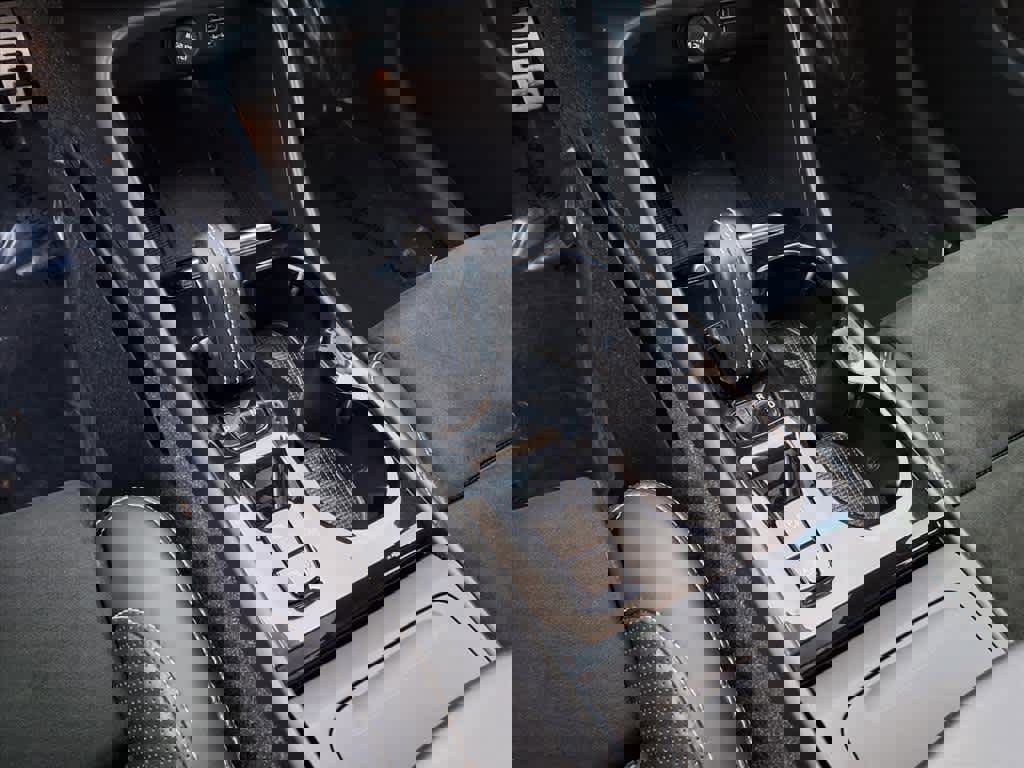 Used 2019 Volvo XC40 T5 R-Design image 10