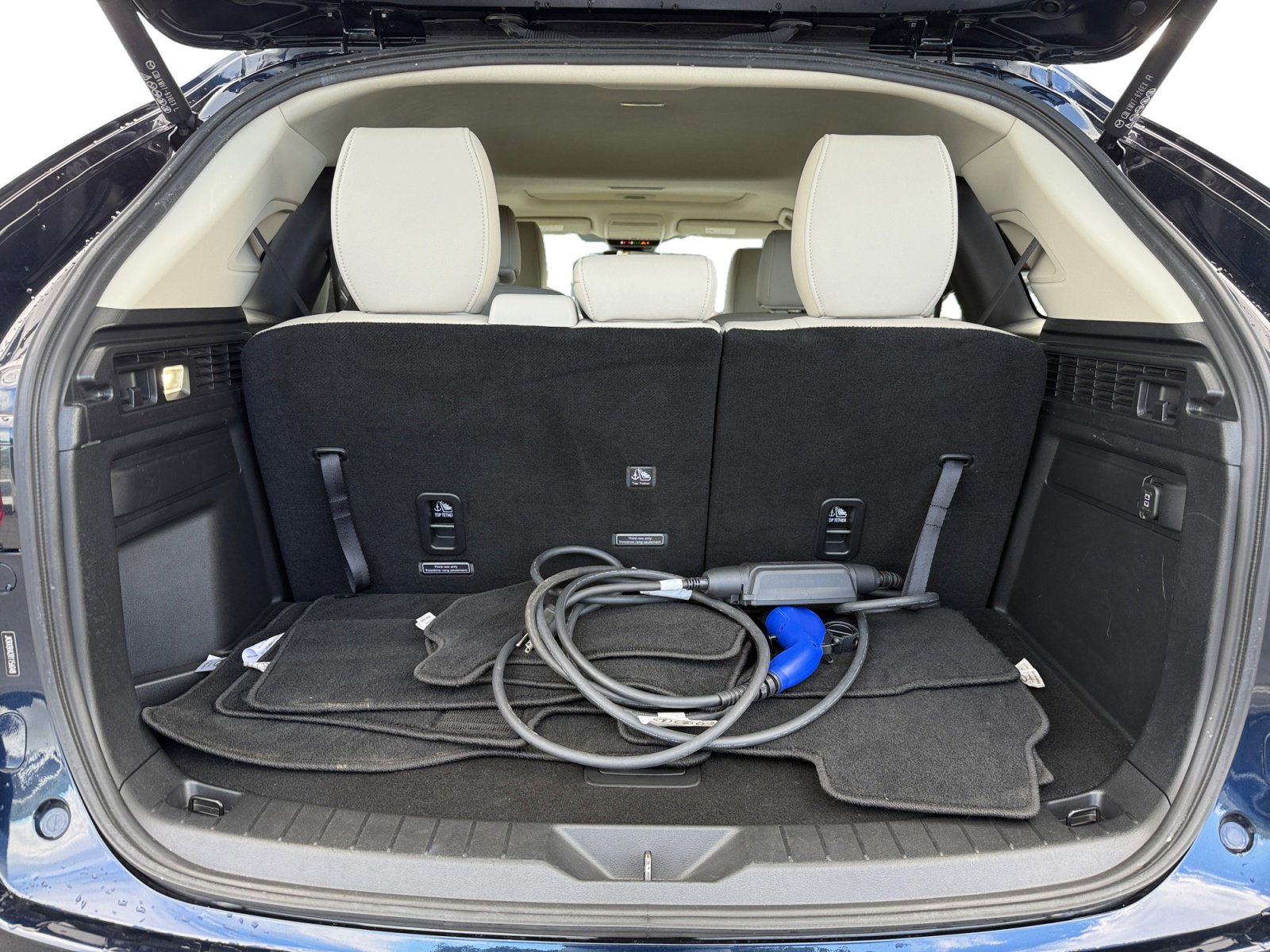 Certified 2024 MAZDA CX-90 Plug-In Hybrid w/ Preferred image 17