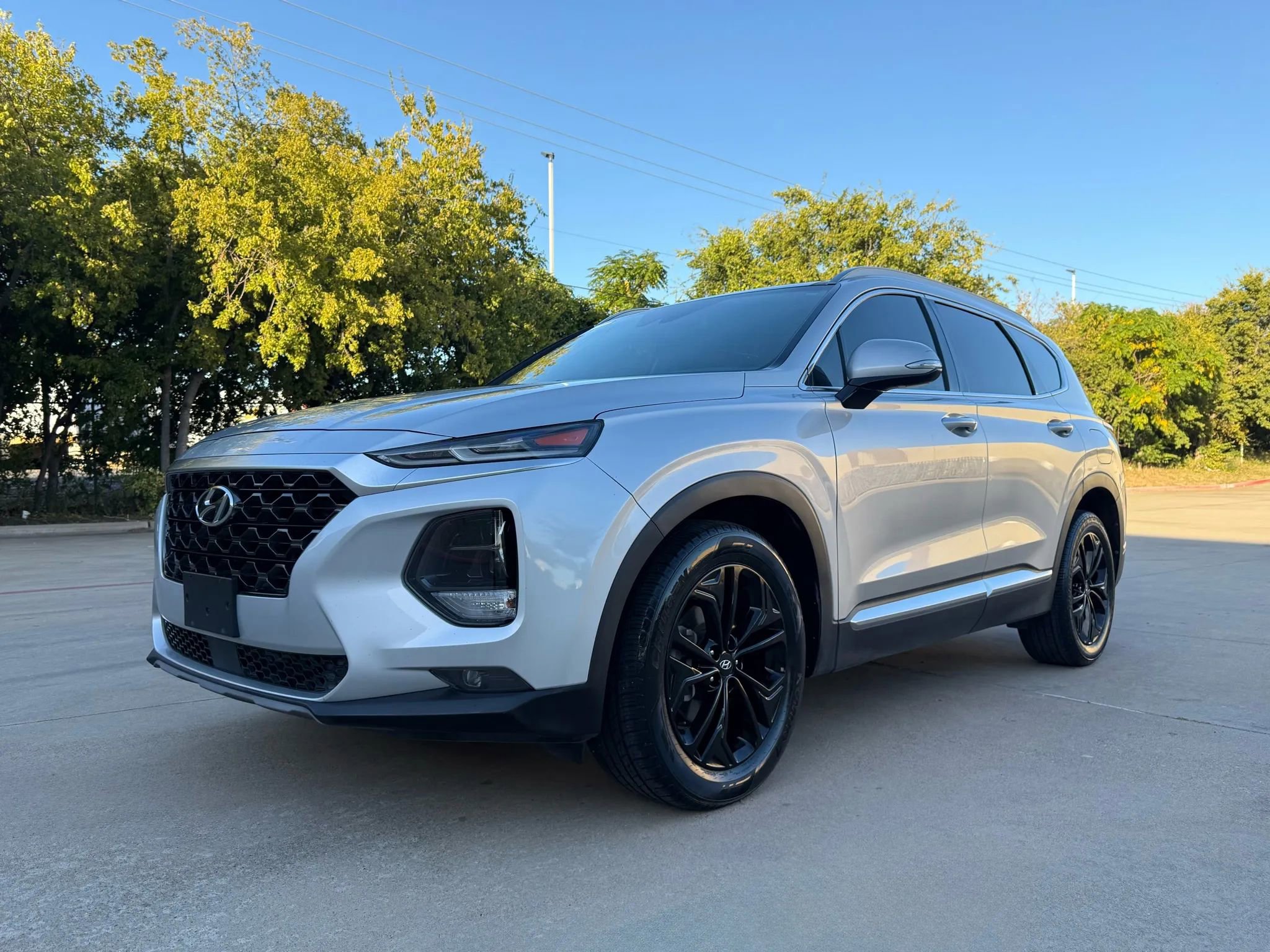 Used 2019 Hyundai Santa Fe Limited w/ Cargo Package image 2