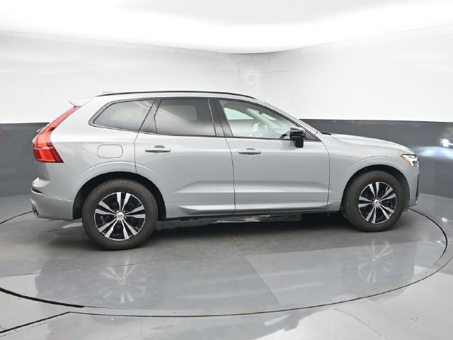Used 2024 Volvo XC60 B5 Core w/ Protection Package Premier AWD/4WD image 9