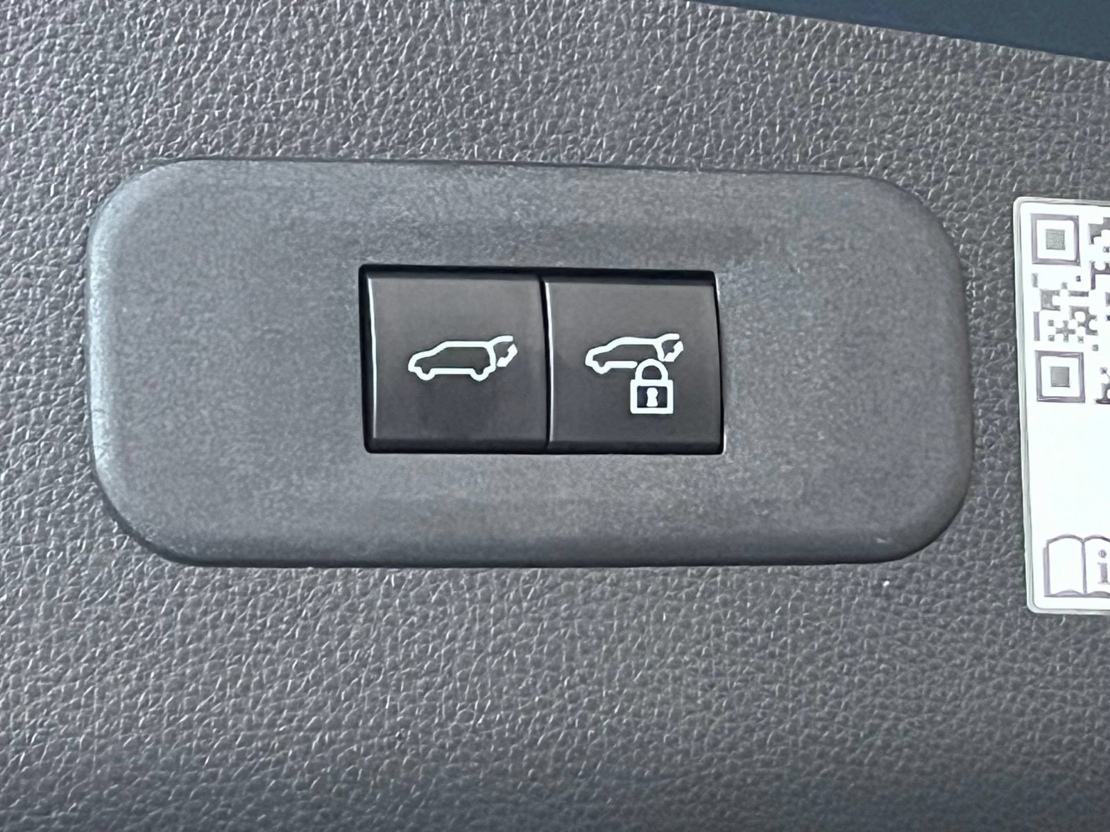 Used 2025 Toyota Crown Signia AWD/4WD image 11