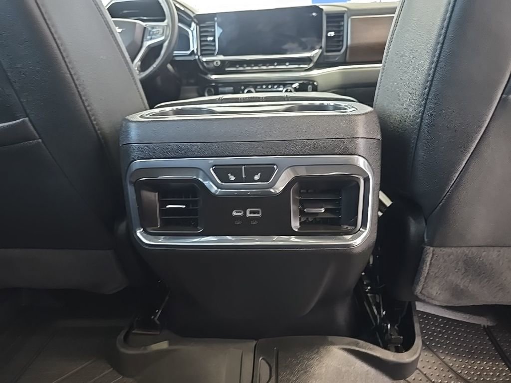 Used 2025 Chevrolet Silverado 1500 High Country AWD/4WD image 24